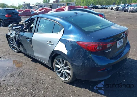 2018 Mazda Mazda3 Touring из США, поврежденный, VIN 3MZBN1V38JM188734